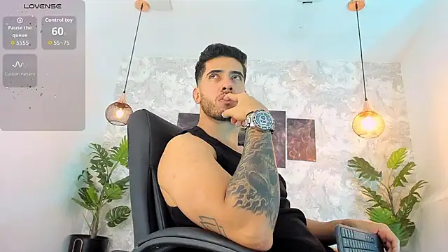 Snapshot of Nate_franco chatting on 02-25-26, 04:44 Nate franco online show from 02-25-26, 04:44