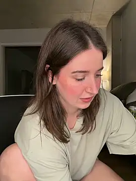 nerdynina online show from 11-20-25, 12:44