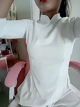    Erin    online show from 02-20-25, 02:02