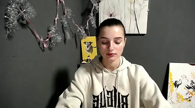 Snapshot of lady_olivia_ chatting on 12-19-24, 04:46 lady olivia online show from 12-19-24, 04:46