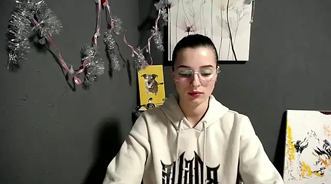 Snapshot of lady_olivia_ chatting on 12-19-24, 08:23 lady olivia online show from 12-19-24, 08:23