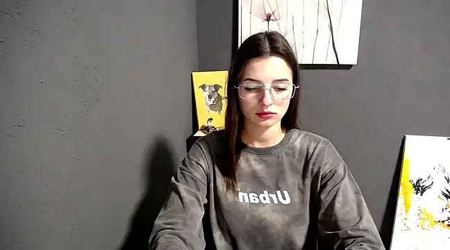 Snapshot of lady_olivia_ chatting on 02-17-25, 01:32 lady olivia online show from 02-17-25, 01:32