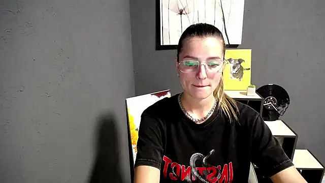 Snapshot of lady_olivia_ chatting on 09-22-25, 04:09 lady olivia online show from 09-22-25, 04:09
