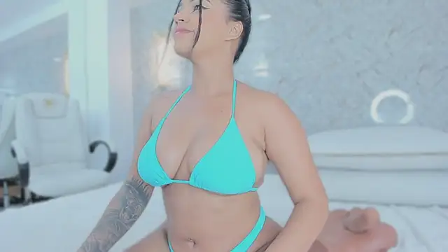 Snapshot of ximena_case chatting on 10-21-25, 12:17 ximena case online show from 10-21-25, 12:17