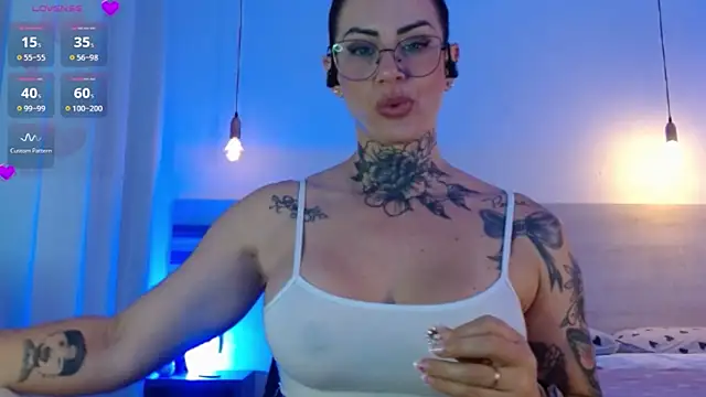 YasmimBrasil online show from 10-11-25, 09:19