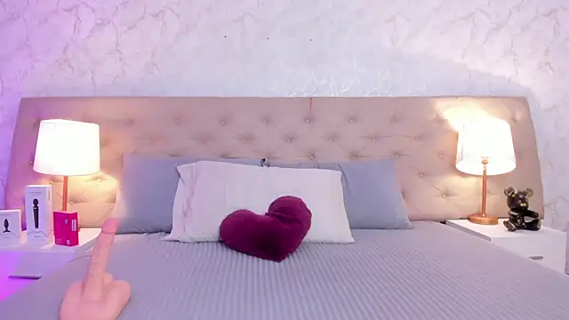 Snapshot of SofieReyes chatting on 04-04-26, 01:41 SofieReyes online show from 04-04-26, 01:41