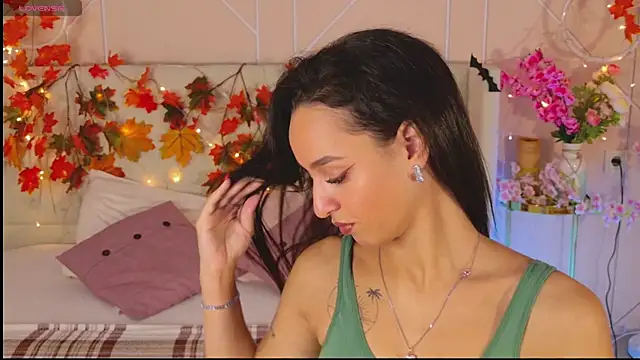 Lolly Neal online show from 11-10-25, 04:55