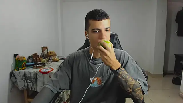 Snapshot of Balo_lovers chatting on 01-24-25, 02:30 Balo lovers online show from 01-24-25, 02:30