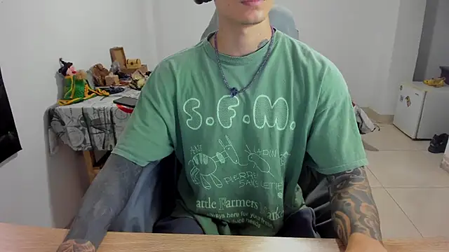 Snapshot of Balo_lovers chatting on 02-28-25, 06:52 Balo lovers online show from 02-28-25, 06:52