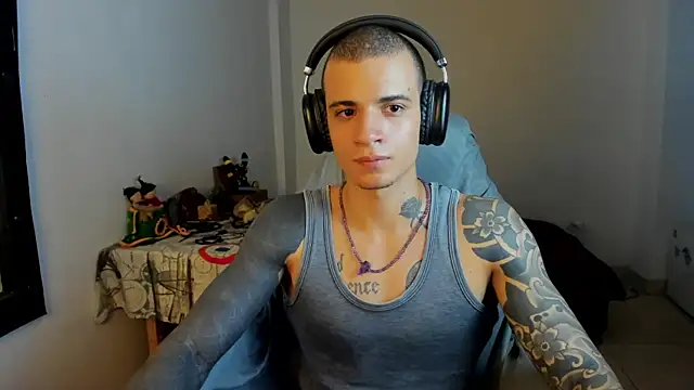 Snapshot of Balo_lovers chatting on 03-12-25, 03:24 Balo lovers online show from 03-12-25, 03:24