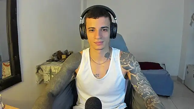 Snapshot of Balo_lovers chatting on 10-11-25, 01:53 Balo lovers online show from 10-11-25, 01:53