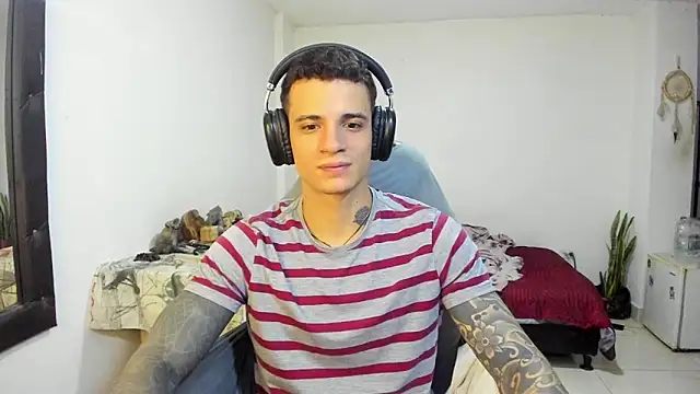 Snapshot of Balo_lovers chatting on 12-03-25, 04:49 Balo lovers online show from 12-03-25, 04:49