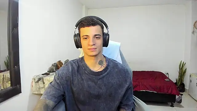 Snapshot of Balo_lovers chatting on 12-05-25, 04:14 Balo lovers online show from 12-05-25, 04:14