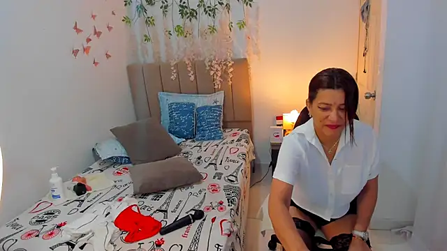 kataleyarios01 online show from 01-14-25, 04:57
