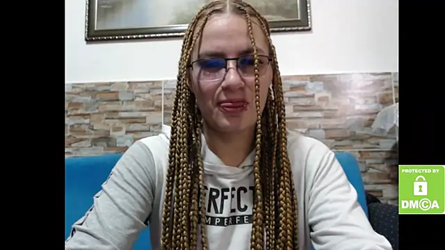 Snapshot of alice_trinity chatting on 09-16-25, 03:46 alice trinity online show from 09-16-25, 03:46