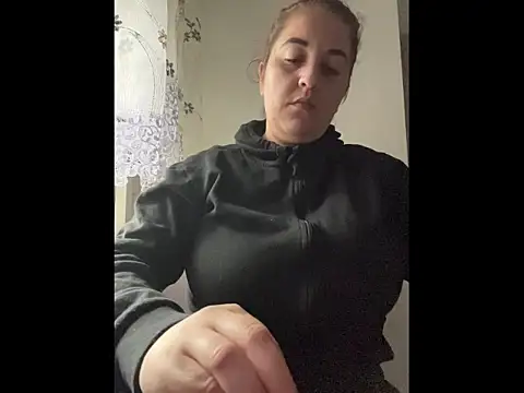 Snapshot of yzabell18 chatting on 10-10-25, 07:29 yzabell18 online show from 10-10-25, 07:29