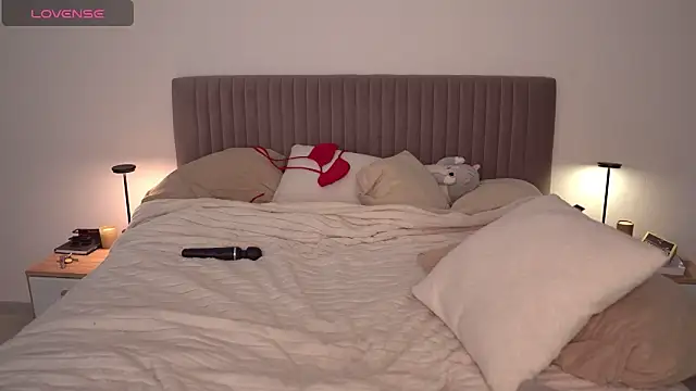 arielbell  online show from 12-22-24, 12:38