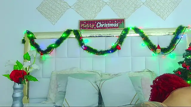 Snapshot of RubyRossel chatting on 12-04-24, 11:13 RubyRossel online show from 12-04-24, 11:13