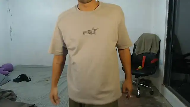 Snapshot of danielitopapuu chatting on 10-09-25, 11:36 danielitopapuu online show from 10-09-25, 11:36