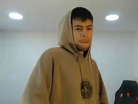 Snapshot of danielitopapuu chatting on 10-11-25, 11:31 danielitopapuu online show from 10-11-25, 11:31