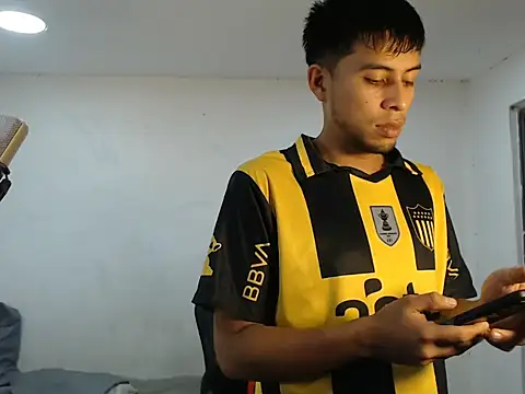 Snapshot of danielitopapuu chatting on 10-14-25, 07:58 danielitopapuu online show from 10-14-25, 07:58