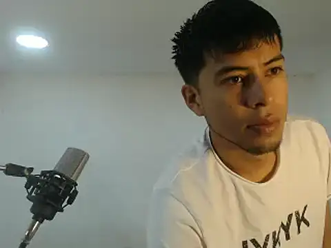 Snapshot of danielitopapuu chatting on 10-16-25, 12:39 danielitopapuu online show from 10-16-25, 12:39