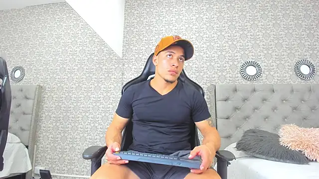 Bryson Collins  online show from 01-20-25, 11:10