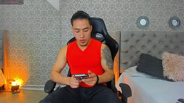 Bryson Collins  online show from 01-24-25, 01:13