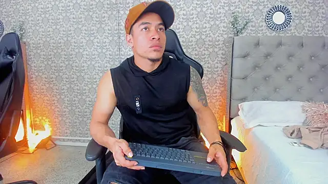 Bryson Collins  online show from 02-03-25, 11:09