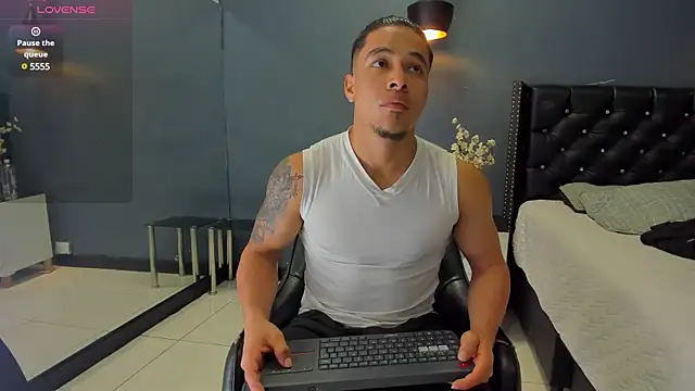 Bryson Collins  online show from 02-12-25, 11:07
