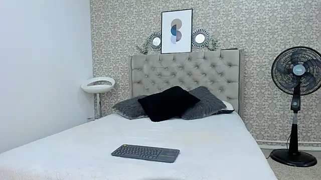 Bryson Collins  online show from 09-18-25, 11:18