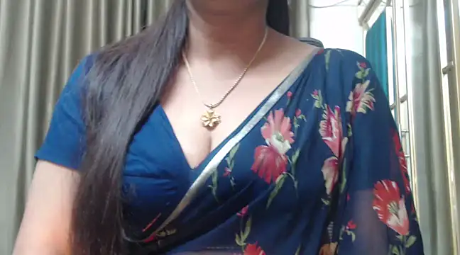 Snapshot of desi-maisa130 chatting on 01-16-25, 06:37 desi-maisa130 online show from 01-16-25, 06:37