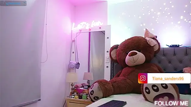 Snapshot of Tiana_sanders chatting on 01-27-25, 04:20 Tiana sanders online show from 01-27-25, 04:20