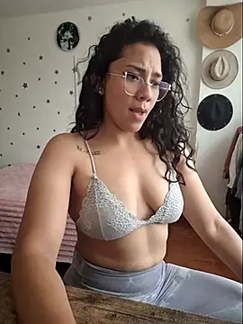 Thaliacooper  online show from 12-18-25, 06:03