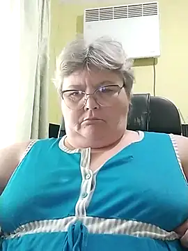 Snapshot of AlenushkaGold chatting on 09-21-25, 11:01 AlenushkaGold online show from 09-21-25, 11:01