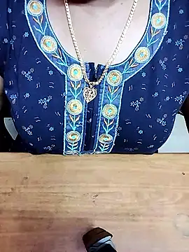 Aishu-tamil09 online show from 01-11-26, 11:48