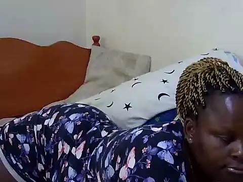 Snapshot of Pretty_lilly02 chatting on 12-19-25, 07:15 Pretty lilly02 online show from 12-19-25, 07:15