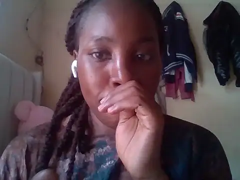 Snapshot of Queen_loveer chatting on 11-04-25, 10:58 Queen loveer online show from 11-04-25, 10:58