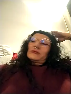 Snapshot of Zafiro_subversiva chatting on 11-16-25, 09:15 Zafiro subversiva online show from 11-16-25, 09:15