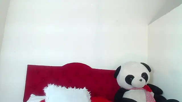 Luluu 08 online show from 02-27-25, 08:20