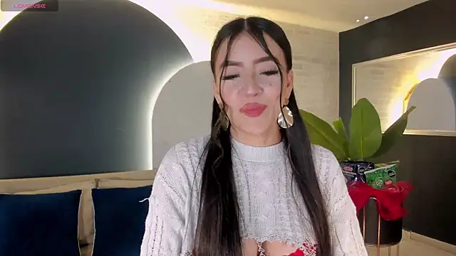 ValeriaRiveraX online show from 12-24-24, 06:55