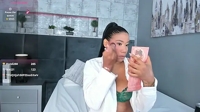 Salome Diaz  online show from 01-07-25, 01:03