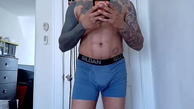 WyattBBC online show from 04-07-26, 03:23