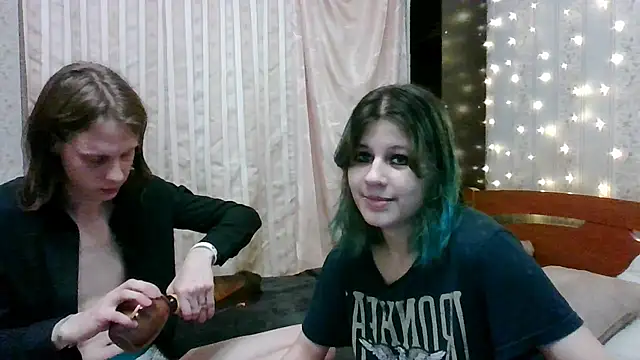 Snapshot of Crystal_Love_Porn chatting on 12-27-24, 08:07 Crystal Love Porn online show from 12-27-24, 08:07