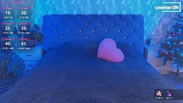 SuzannaWild online show from 12-17-25, 01:17