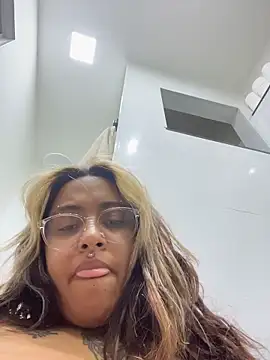 lolafairytail online show from 12-15-25, 04:00