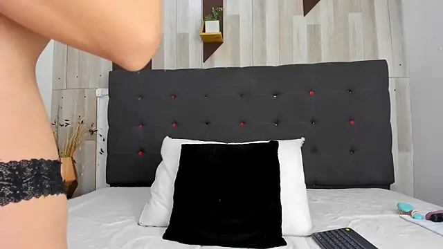 Anastasiapriest online show from 10-29-25, 12:18