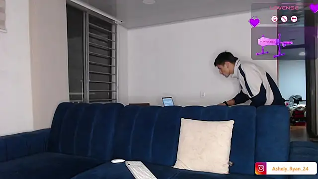 ashely ryan24 online show from 09-18-25, 12:23