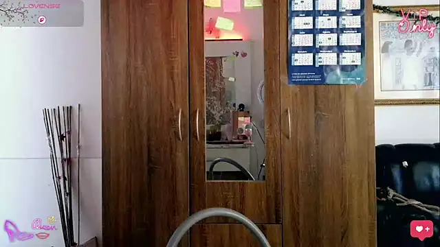 LauGrayJ online show from 02-02-26, 05:33