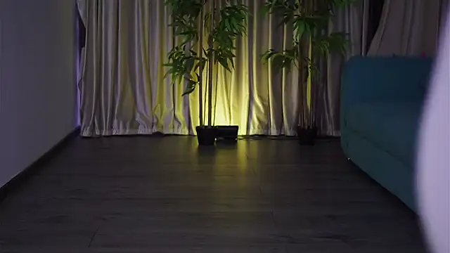 MissKiarra online show from 02-20-25, 05:12